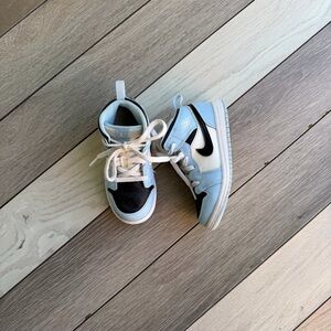 Air Jordan 1 Mid 'Ice Blue' Kids Shoe